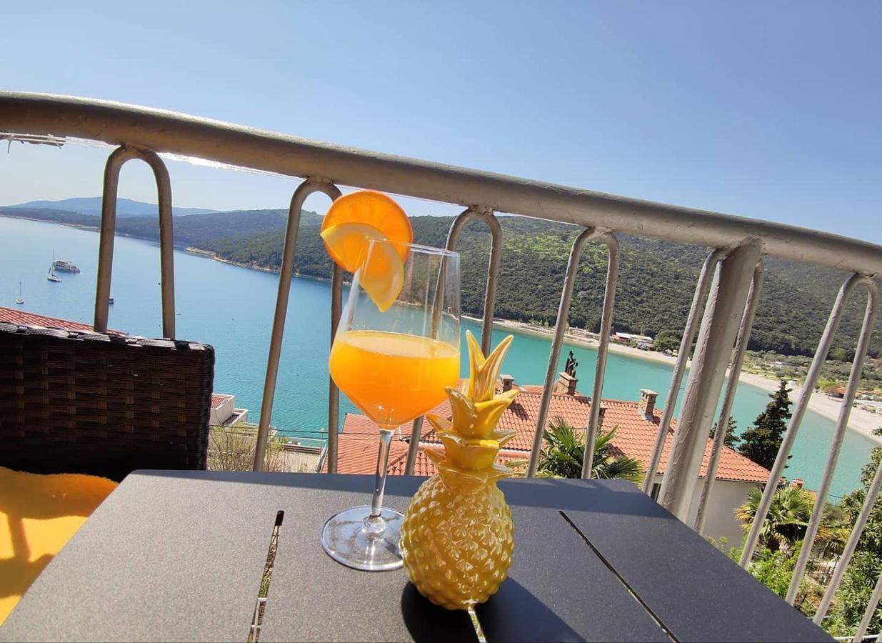Apartment Noemi With A Direct Beach View 拉巴克 外观 照片