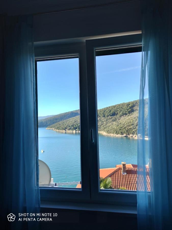 Apartment Noemi With A Direct Beach View 拉巴克 外观 照片