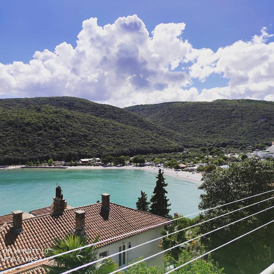 Apartment Noemi With A Direct Beach View 拉巴克 外观 照片