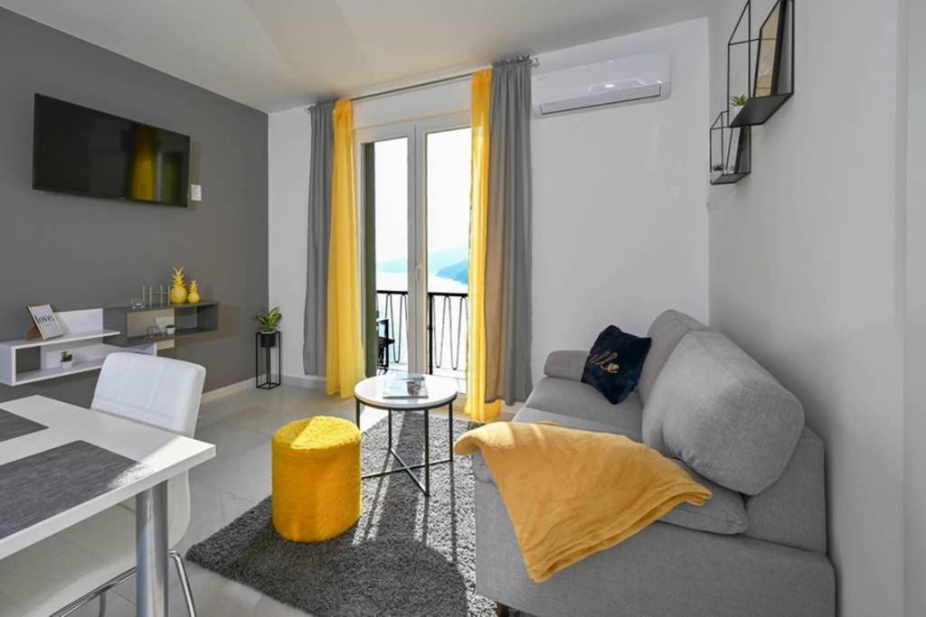 Apartment Noemi With A Direct Beach View 拉巴克 外观 照片
