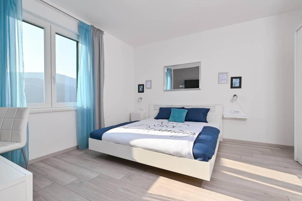 Apartment Noemi With A Direct Beach View 拉巴克 外观 照片